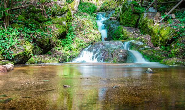 Watervallen en cascades in de Ysperklamm in Yspertal Neder-Oostenrijk - Foto, afbeelding