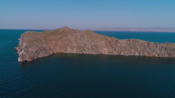 Veduta aerea di Oltrek Island all'alba. Lago Baikal a luglio
 - Filmati, video