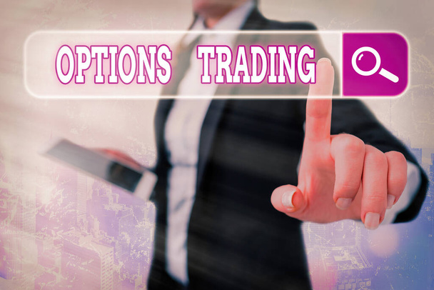 Kirjoittaminen huomautus osoittaa Options Trading. Business valokuva esittelee eri vaihtoehtoja tehdä tavaroita tai palveluja levitä maailmanlaajuisesti
. - Valokuva, kuva