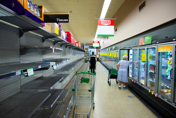 Suministros escasez en la tienda de comestibles
 - Foto, Imagen