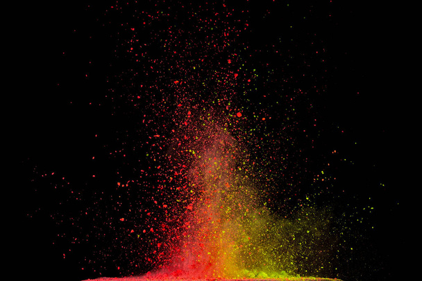 Farbige Pulverexplosion. Abstrakte Nahaufnahme Staub auf Hintergrund. Bunt explodiert. Farbstoffe - Foto, Bild