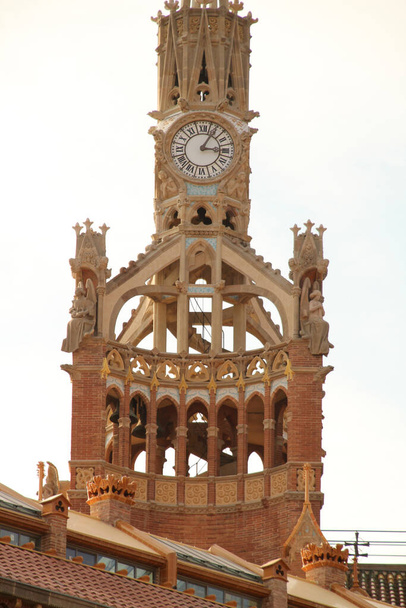 Edificio clásico en la ciudad de Barcelona
 - Foto, imagen