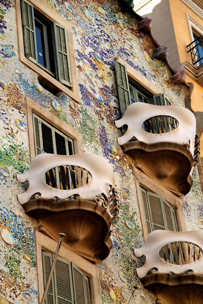 バルセロナ市内の古典的な建物 - 写真・画像