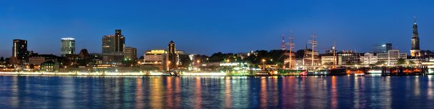 Порт Гамбурга
 - Фото, изображение