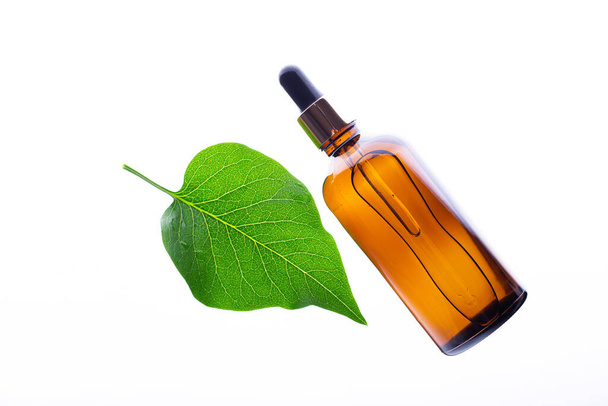Botella marrón de aceite corporal natural orgánico
 - Foto, imagen