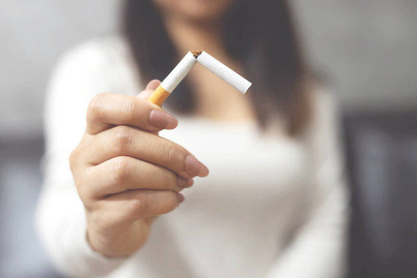 Women quit smoking for health - Photo, Image