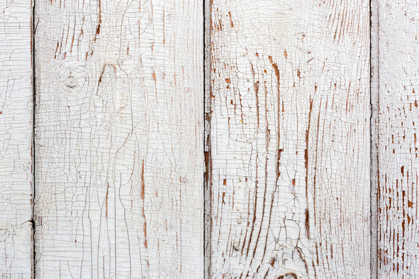 oude houten planken geschilderd in witte close-up achtergrond. - Foto, afbeelding