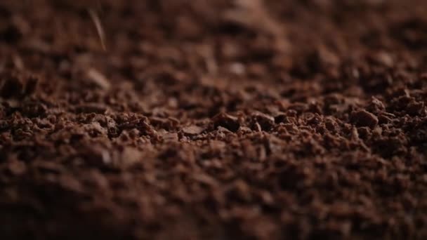 Dark chocolate flakes - Video, Çekim