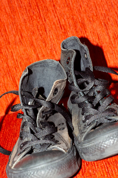 Ragged scarpe nere alla moda, Vintage scarpe nere alla moda
 - Foto, immagini
