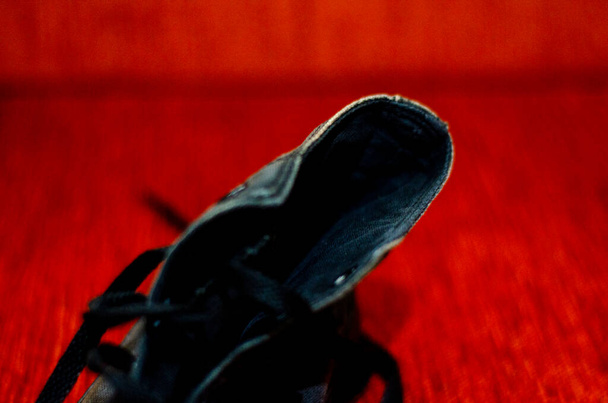 Szarpane czarne stylowe buty, Vintage czarne stylowe buty - Zdjęcie, obraz