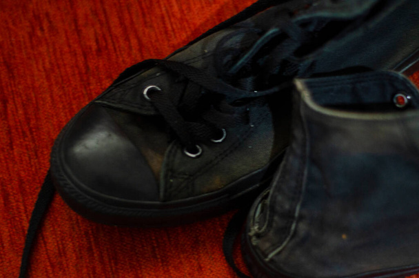 Ragged scarpe nere alla moda, Vintage scarpe nere alla moda
 - Foto, immagini