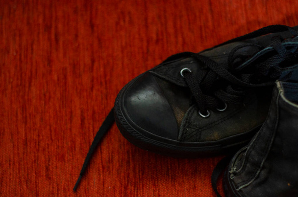 Szarpane czarne stylowe buty, Vintage czarne stylowe buty - Zdjęcie, obraz