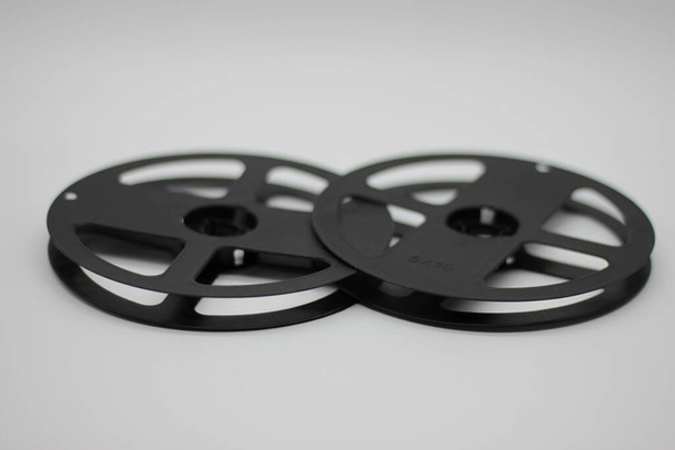 rolos pretos para filmes sobre fundo branco
 - Foto, Imagem