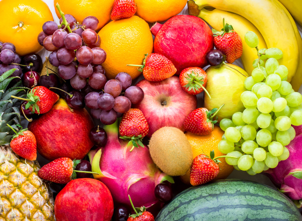 Frutas frescas. Frutas surtidas, comidas coloridas y limpias, Fondo de fruta - Foto, Imagen