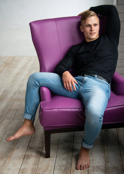 Fitness male model in studio - Fotoğraf, Görsel