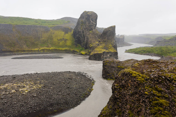 Islandia paisaje. Parque Nacional Jokulsargljufur en un día de lluvia, Islandia
 - Foto, Imagen