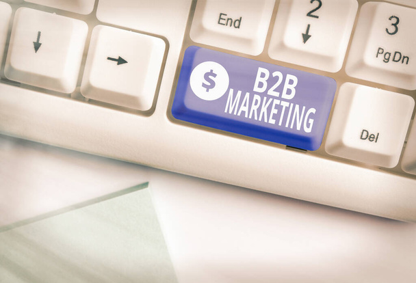 Schreibnotiz, die b2b Marketing zeigt. Geschäftsfoto zeigt Partnerschaften Unternehmen Lieferkette Fusion führt Weiterverkauf. - Foto, Bild