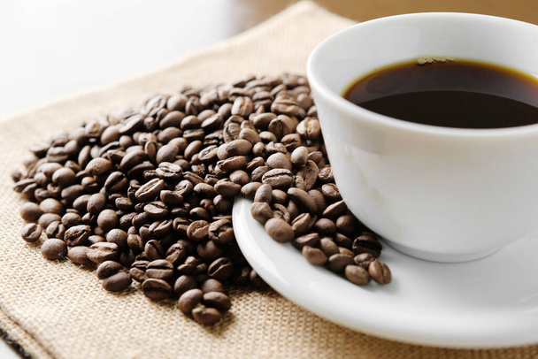 Kávébab és kávékép - Fotó, kép