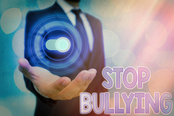 Textschild mit der Aufschrift Stop Bullying. Konzeptionelle Fotobekämpfung und Beseitigung dieses aggressiven, inakzeptablen Verhaltens. - Foto, Bild