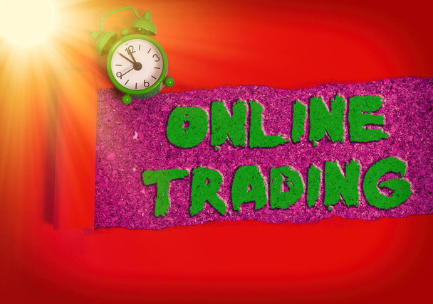 Σήμα κειμένου που δείχνει Online Trading. Εννοιολογική φωτογραφία Αγορά και πώληση περιουσιακών στοιχείων μέσω μιας διαδικτυακής πλατφόρμας μεσιτείας. - Φωτογραφία, εικόνα