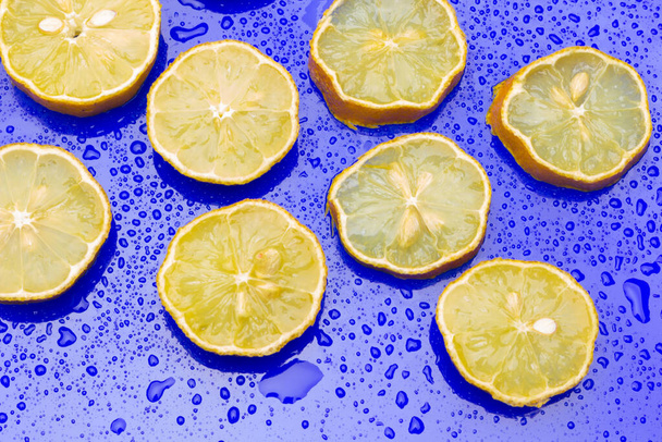 Vitamin dolu limon sarısı narenciye. Düşük kalorili diyet için idealdir. Meyve suyuyla içebilirsiniz.. - Fotoğraf, Görsel
