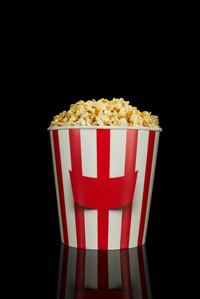 popcorn in classic box - Фото, зображення
