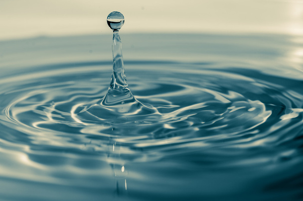 Вплив краплі води
 - Фото, зображення