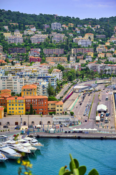 Vista aérea do Porto de Nice, no Mar Mediterrâneo, em Nice, França, ao longo da Riviera Francesa
. - Foto, Imagem