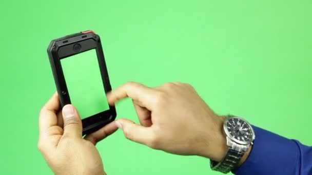 Ember cell phone tartja - Felvétel, videó