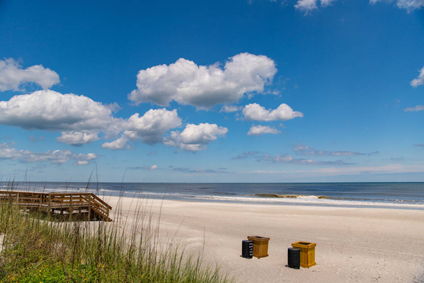 Jacksonville Beach закрыт из-за Coronavirus Covid 19
  - Фото, изображение