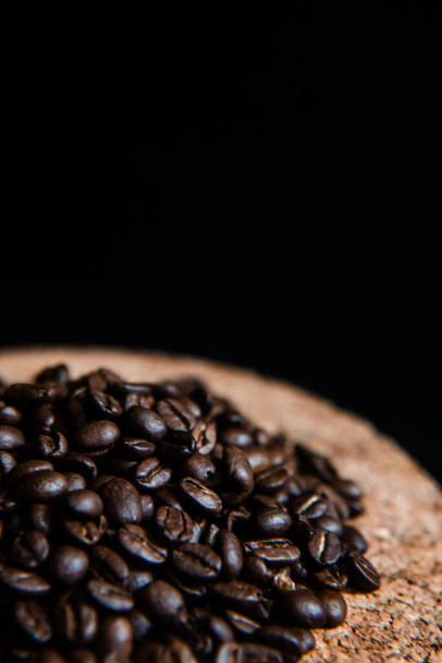 Brown coffee beans close up - Foto, imagen