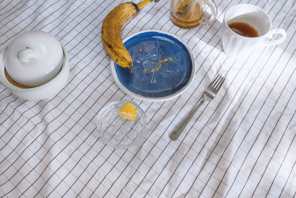 Crumbs and food object on table - Fotoğraf, Görsel