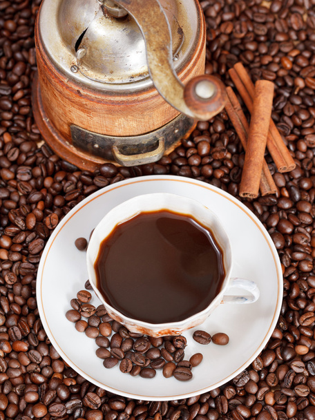 Чашка кофе и жареная фасоль
 - Фото, изображение