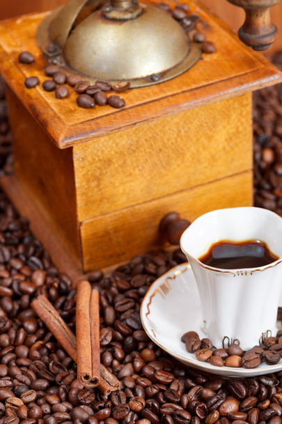 Taza de café y frijoles asados
 - Foto, Imagen