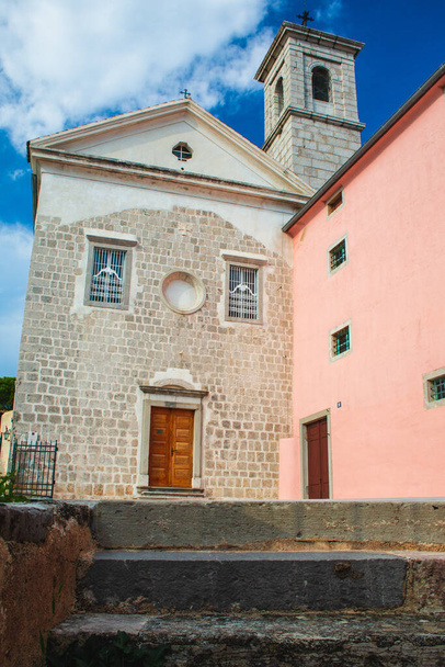 Le monastère bénédictin sur l'île de Krk en Croatie
 - Photo, image