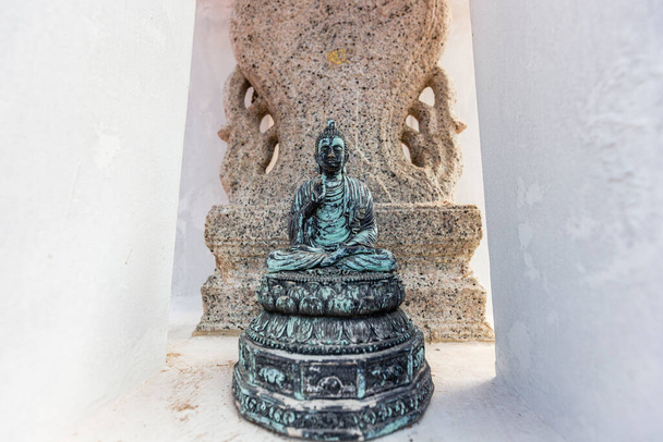 La estatua de Buda es un símbolo del representante de los profetas budistas que los budistas utilizan para respetar. - Foto, imagen