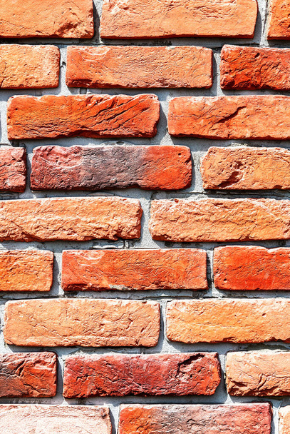 Vieux mur de briques rouges altérées comme texture de fond. Briques maçonnerie avec coutures
 - Photo, image