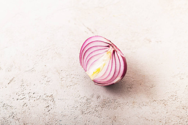 κρεμμύδι, κόκκινο κρεμμύδι, ψιλοκομμένο κρεμμύδι - Φωτογραφία, εικόνα
