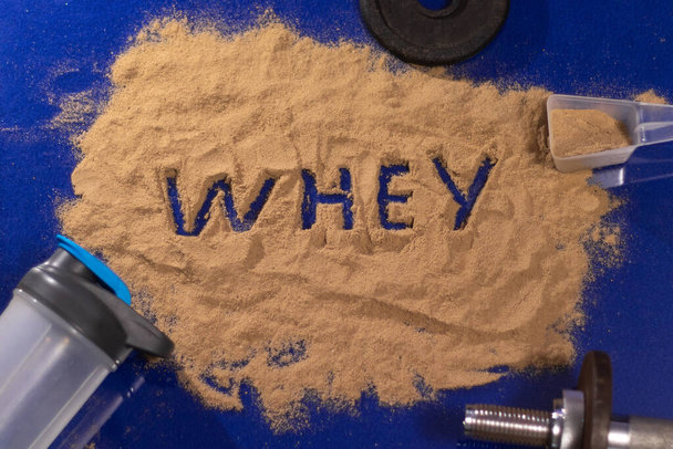 Çikolata aromalı süt proteini. Sporcular ve kadınlar için temel yemek - Fotoğraf, Görsel