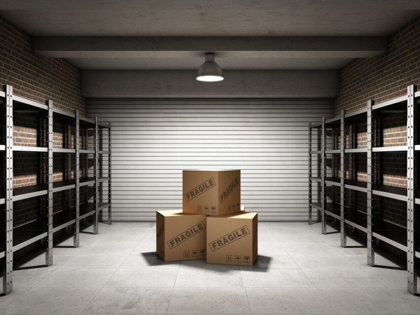 Sala de armazenamento com caixas e prateleiras
 - Foto, Imagem