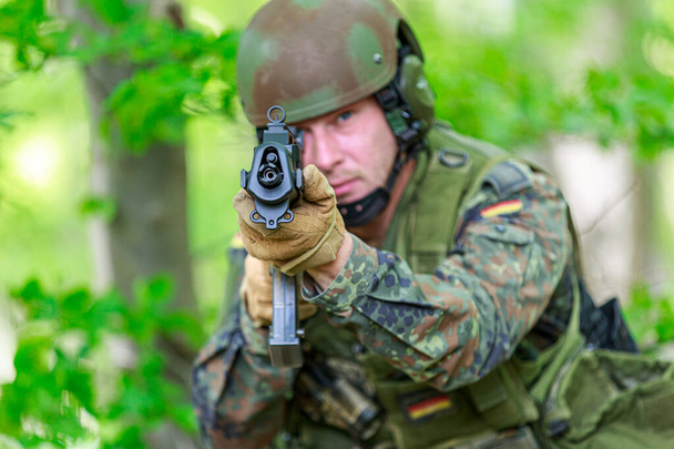 German soldier with a german assault rifle - Foto, immagini