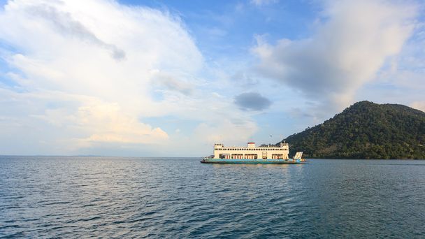 Koh Chang Tailandia ferry barco
 - Foto, Imagen