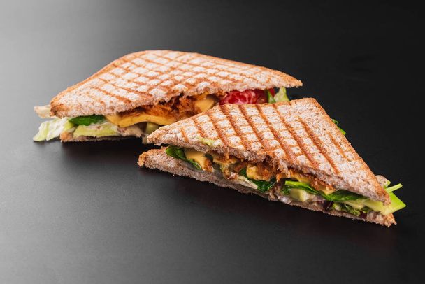 Sandwich mit Schinken und Käse - Foto, Bild