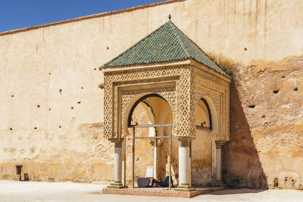 Wache auf dem El Hedim Platz in Meknes, Marokko - Foto, Bild