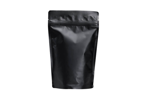 Foil tasak cipzárral és műanyag, Coffee bag csomagolás elszigetelt fehér háttér nyírás útvonal - Fotó, kép