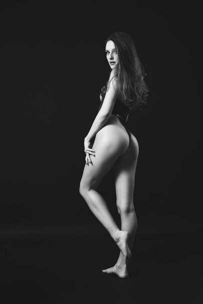 jeune fille avec un corps sexy en lingerie
 - Photo, image