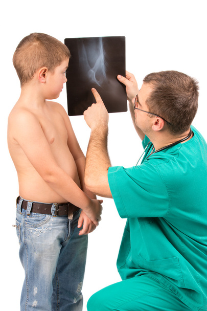 Doctor examining little boy in hospital - Φωτογραφία, εικόνα