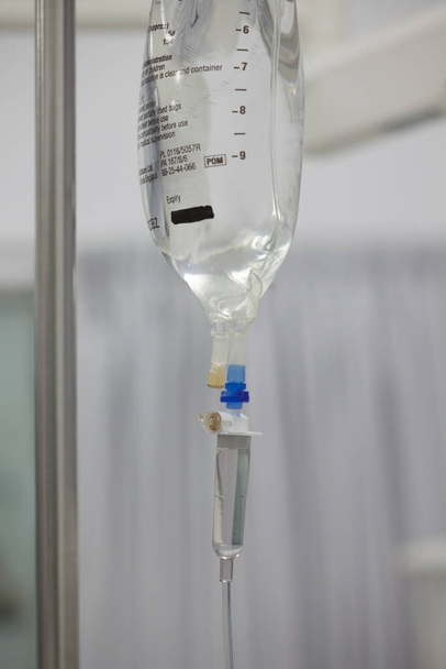 Centro de habilidades clínicas com gotejamento para testes, retreinamento do pessoal do NHS para coronavírus, procedimentos COVID-19
. - Foto, Imagem