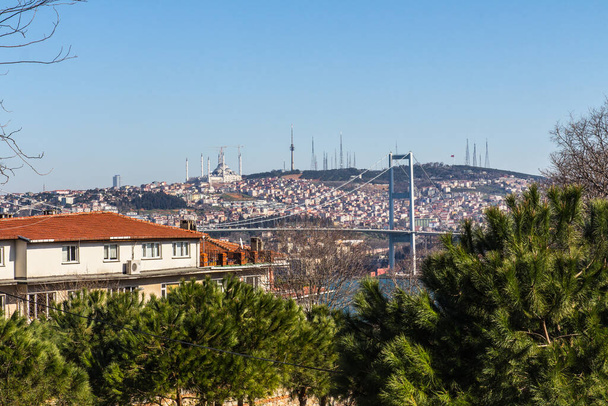 Vista del puente Sultan Mehmed Fatih en Estambul. Turquía
 - Foto, imagen