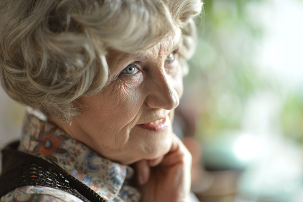 portret starszej kobiety - Zdjęcie, obraz